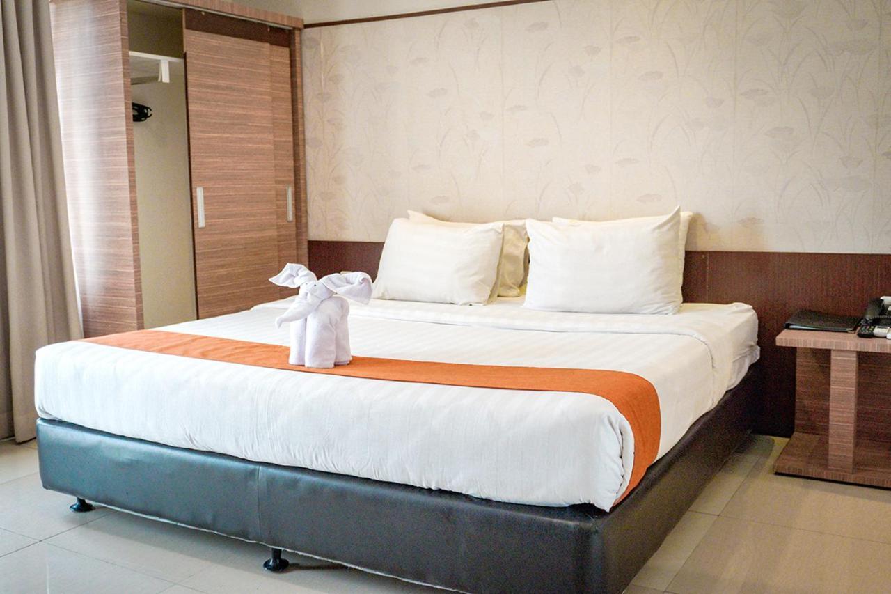 Andelir Hotel Simpang Lima Semarang Zewnętrze zdjęcie